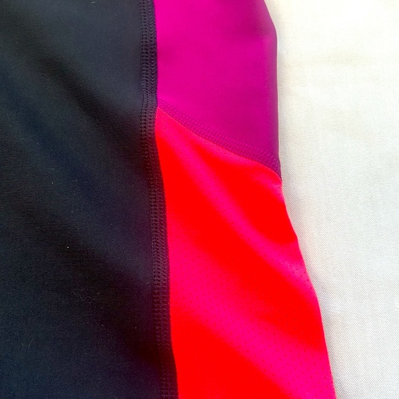 Women’s Under Armor Compression Boy Shorts, Heat Gear - 3 inch inseam. New - Picture 4 of 11